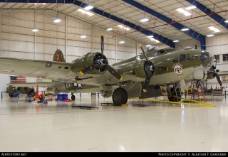 WB B17 hangar AG 320