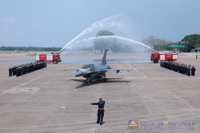 Thailand RTAF 10321 F 16B 640