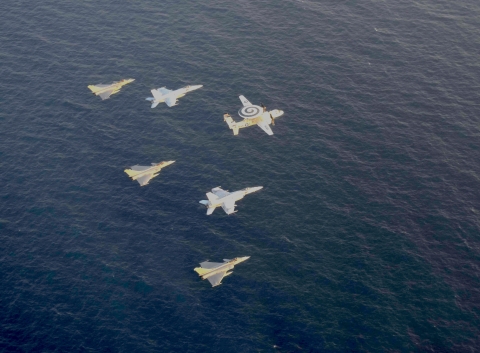 USA USN formation Rafale 480