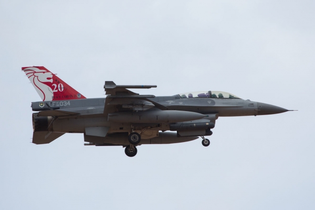 Singapore RSAF F 16 96 5034 KLUF 05Feb14 Sander Meijering 640