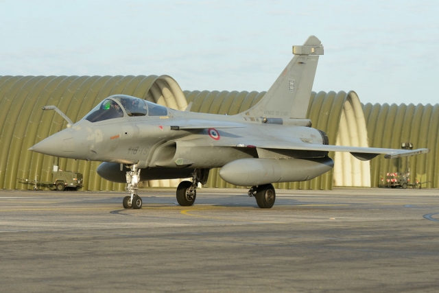 Croatia France Rafale 114 LFBM 15Nov12 Jan Kraak 640