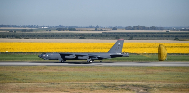 USA USAF B 52H 1 640