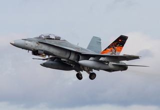 Boeing CF-18 Hornet, CF-18,  CF-188, CF-18M, Hornet, CF-18B, CF-188B, 188933, Crow 11, 433 Tactical Fighter Squadron, 433 Squadron, 3 Wing, CFB Bagotville, QC, Royal Canadian Air Force, RCAF, Vanier Cup, Grey Cup, John C. Munro Hamilton International Airport , YHM, CYHM, November 26 2016, (c) copyright Andrew H. Cline 2016, Andy Cline, Andrew Cline, andrew.cline@sympatico.ca, 416 209 2669