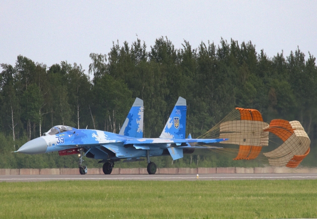 Ukraine Su 27 39 blu EYSA 27Jul19 Jim walg 640