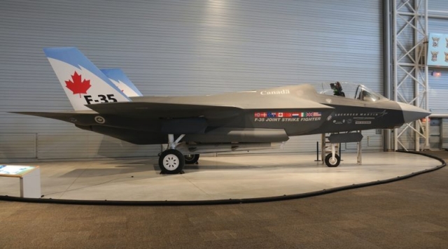 Canada F 35 mockup 640