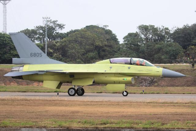 Taiwan RoCAF F 16V 6805 credit Tsungfang Tsai 640