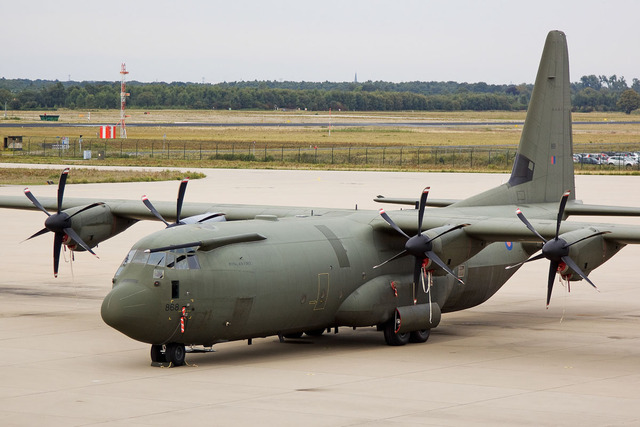 UK Hercules ZH868 EHEH 21Sep12 Mike Schoenmaker 640