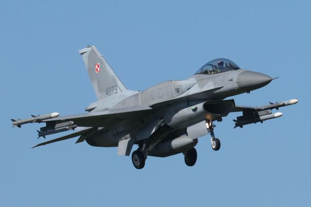 Poland F 16 4073 EHLW 01Apr19 Richard Baas 640