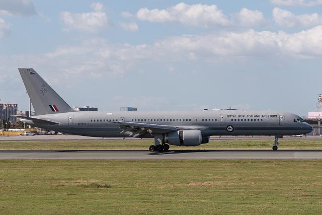 New Zealand B757 NZ7572 RPLL 17Nov15 Dominick A. Galauran 640